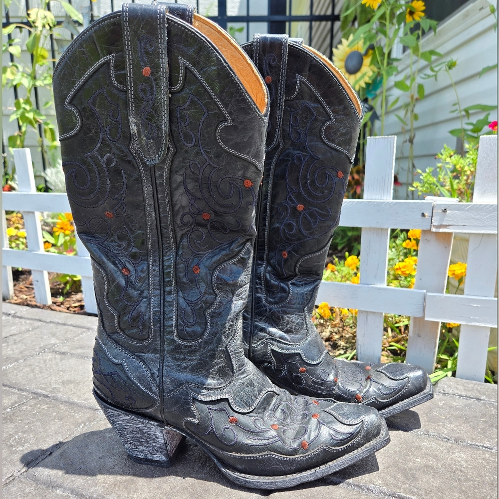 Black Western Cowboy Boots with Embroidered Details